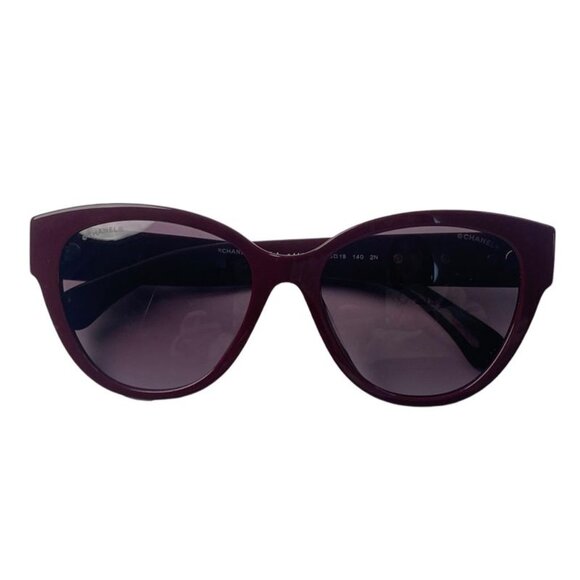 Chanel Faux Pearl CC Logo Sunglasses 56 main image 10